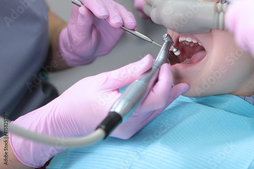 Foto Dental treatment in a child with the use of nitrous oxide