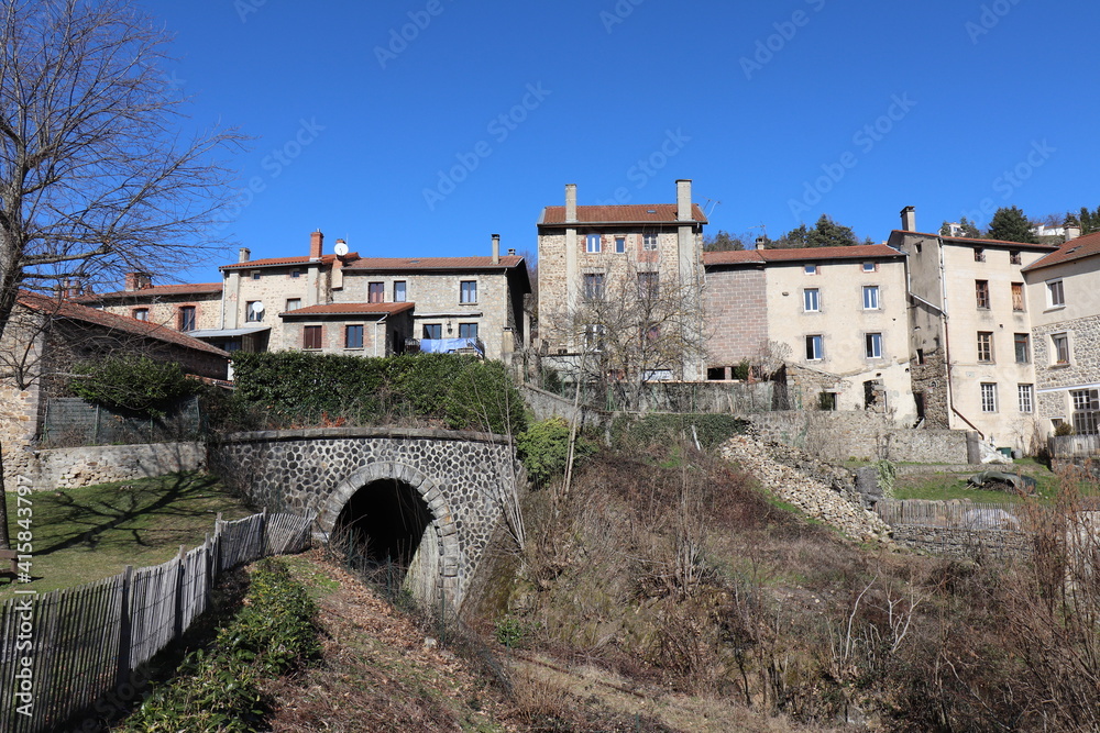 Vue d'ensemble du village, ville de Pont Salomon, département de la Haute Loire, France