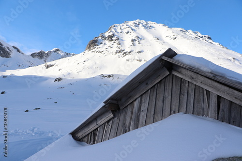 Tatry zimą, bacówka w Tatrach, chatka w górach photo