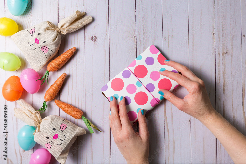 Obraz premium Easter holiday decoration background. High angle view