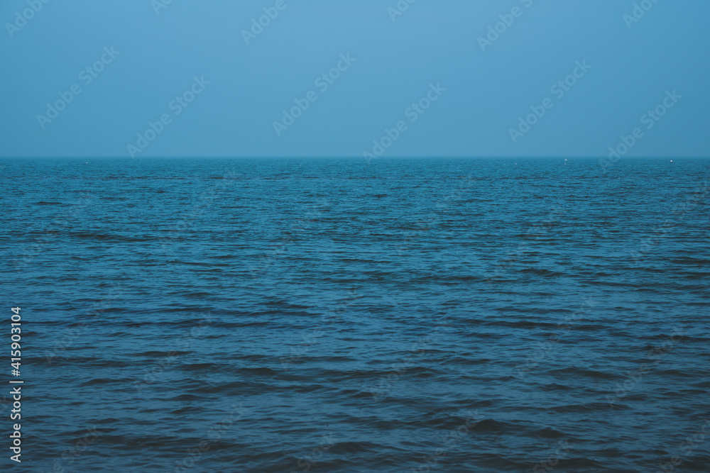 The horizon in the mediterranean sea