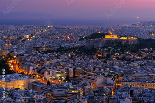 夕暮れのパルテノン神殿とアテネ市街