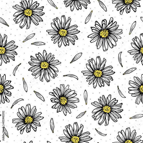 Hand-drawn daisy flowers with petals. Non directional seamless pattern