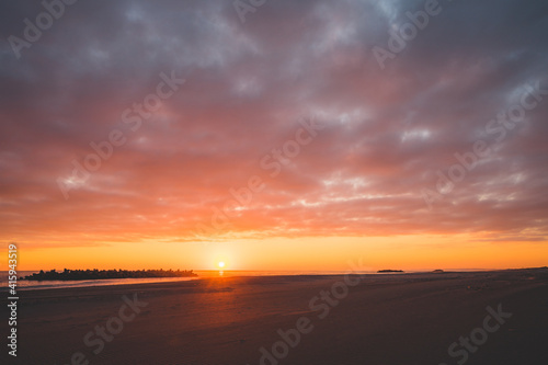 太平洋の海と夕日