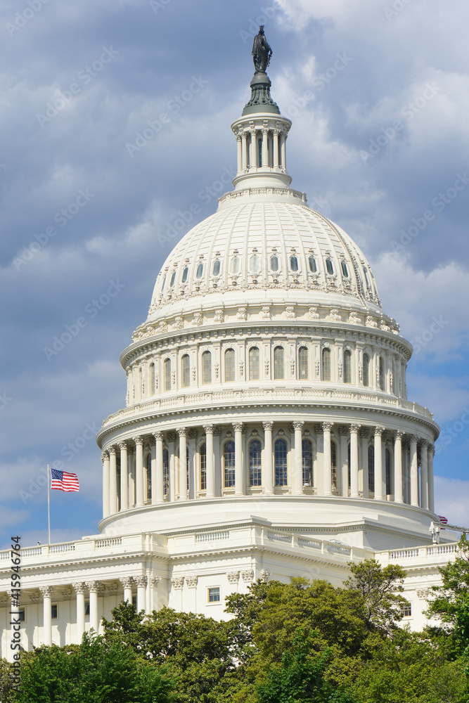 Obraz premium U.S. Capitol Building on a cloudy day - Washington D.C. United States of America