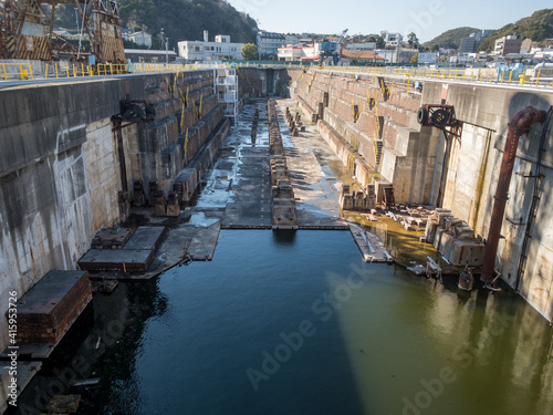 老朽化した造船ドッグと付帯設備 photo