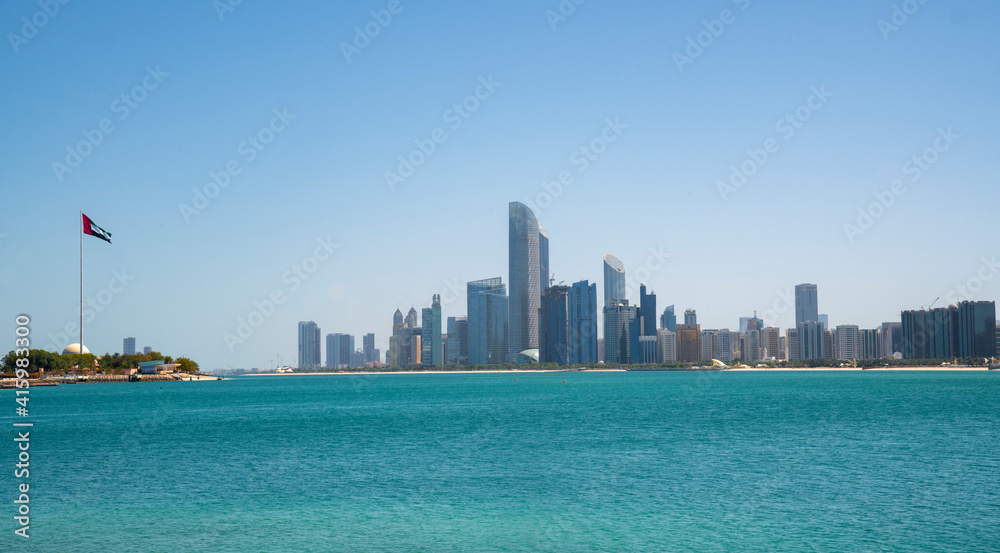 Fototapeta premium UEA - Abu Dhabi - Corniche - Sea