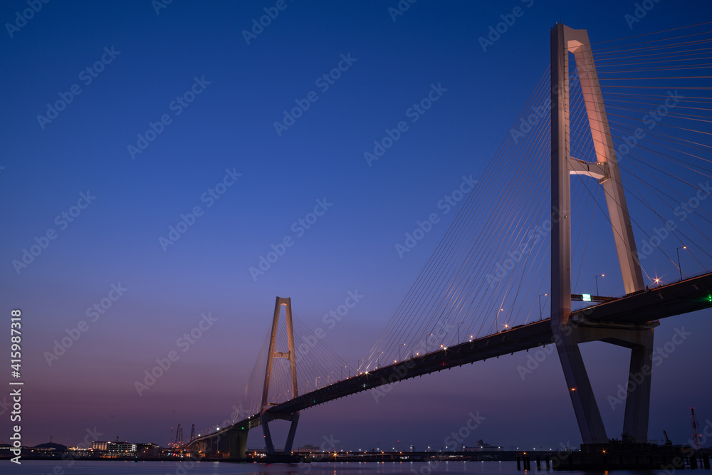 Fototapeta premium 名古屋の夜景 名港トリトン