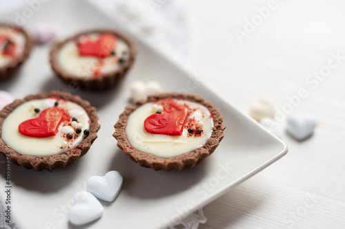 heart love valentin wedding tartlets chocolate cake 