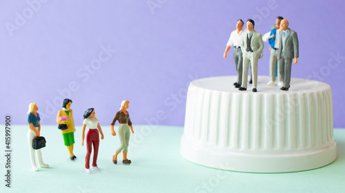 女性蔑視（男女差別）