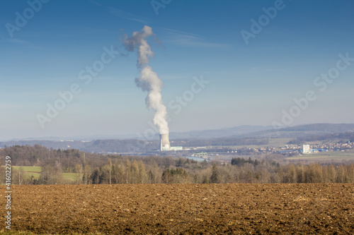 Atomkraftwerk in Leibstadt/Schweiz an einem sonnigen Tag