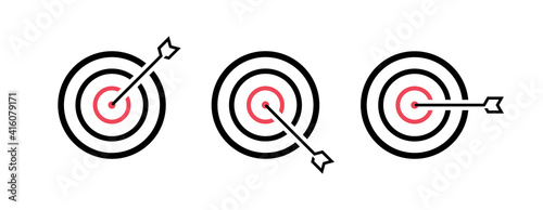 Target line icon with arrow. Goal concept. Marketing targeting strategy symbol. Logo design. Vector illustration