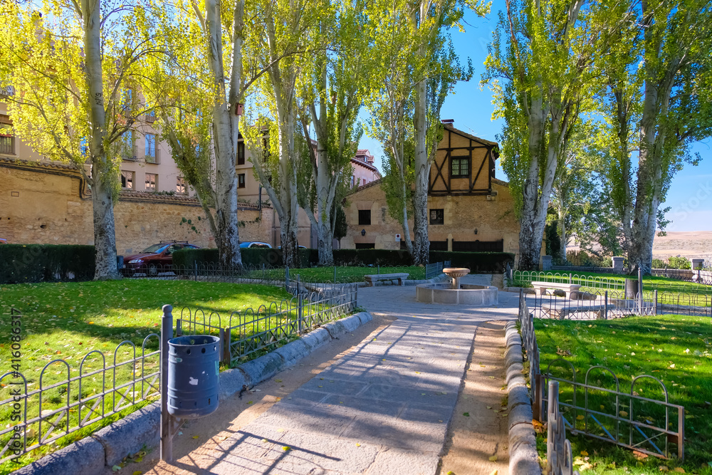 Obraz premium セゴビア 公園 Plaza Jardín de Mauricio Fromkes