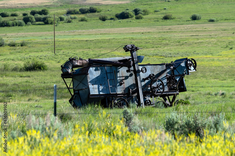 Obraz premium Old and abandoned farm machinery in rural Utah