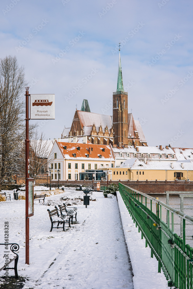 Obraz premium View from the marina on ostrow tumski in Wroclaw 