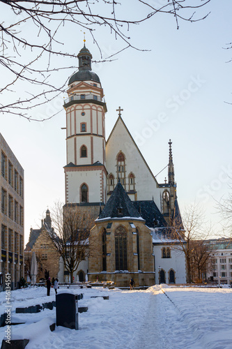 Obraz na płótnie Thomaskirche Leipzig im Winter mit Schnee w salonie