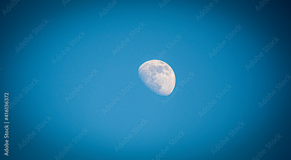Moon
Olympus M1MII + Lumix G vario 100-300 Moon
Olympus M1MII + Lumix G vario 100-300