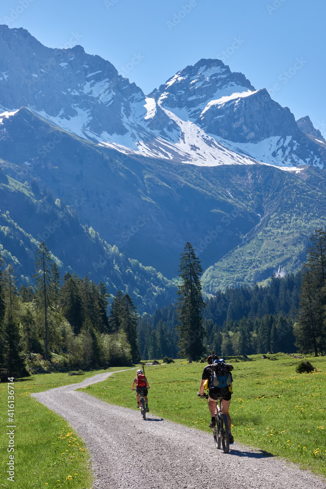 Mit dem Mountainbike unterwegs im Oytal Mit dem Mountainbike unterwegs im Oytal