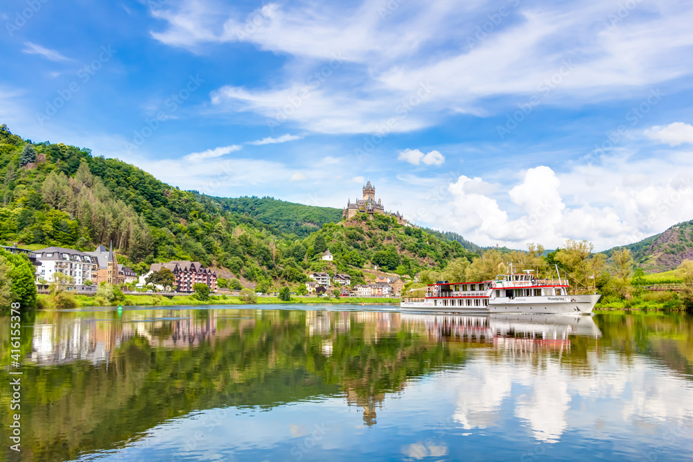 Berühmte Reichsburg in Cochem an der schönen Mosel gelegen, Rheinland-Pfalz