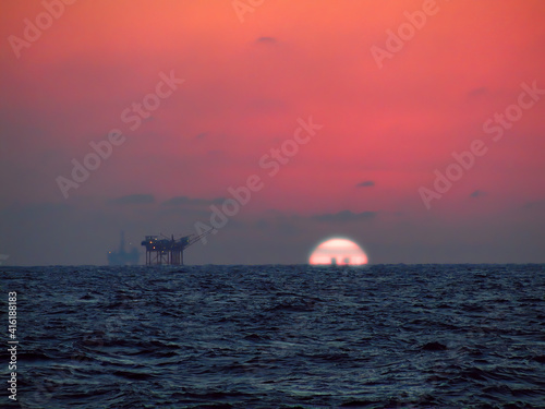 Принти на полотні Oil Rig Sunset