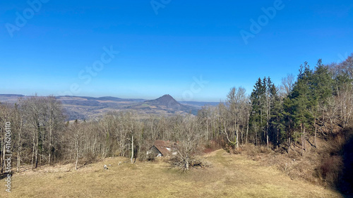 Wanderung bei Singen im Frühling