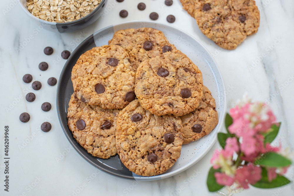 healthy home made oat cookies with chocolate chips healthy home made oat cookies with chocolate chips