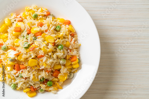 fried rice with mixed vegetable (carrot, green bean peas, corn) and egg