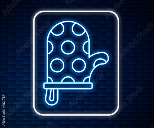 Glowing neon line Oven glove icon isolated on brick wall background. Kitchen potholder sign. Cooking glove. Vector.