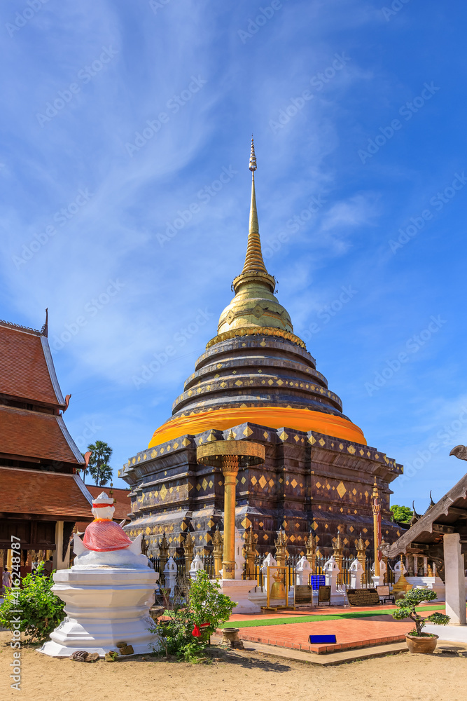Ancient pagoda Phra That Lampang Luang, sacred stupa, famous tourist destination, Lampang province, Thailand