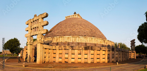 фотографія Sanchi / India 17 October 2017  panoramic view of Sanchi Great Stupa Ancient Bud