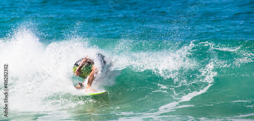 Surfista na onda © JCLobo