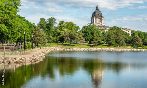 Obraz na plátne Beautiful South Dakota State Capitol  view from Capitol Lake