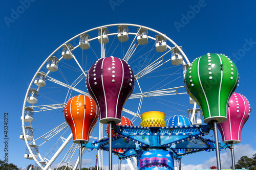 Tablou pe pânză Summer fairground rides
