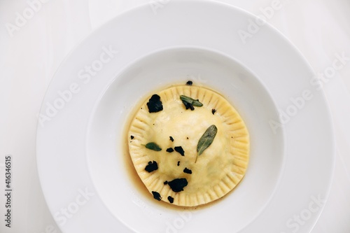 raviolo photo