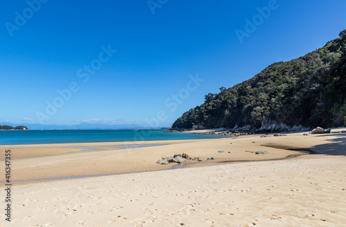 Fototapeta Naklejka Na Ścianę i Meble -  Plage du parc Abel Tasman, Nouvelle Zélande