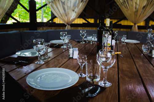 table setting in restaurant