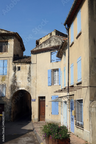 Fototapeta Naklejka Na Ścianę i Meble -  Altstadt von Malaucene, Provence