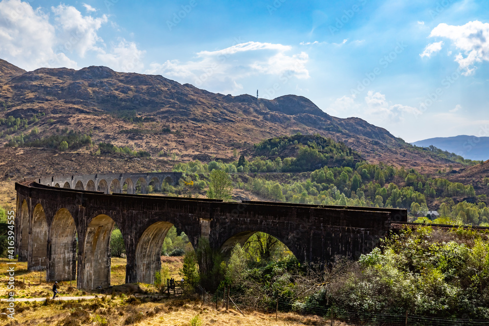 Glenfinnan Viaduct bei schönem Wetter
