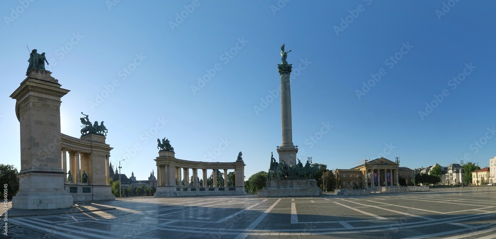 Obraz premium Heroes' Square in Budapest, Hungary