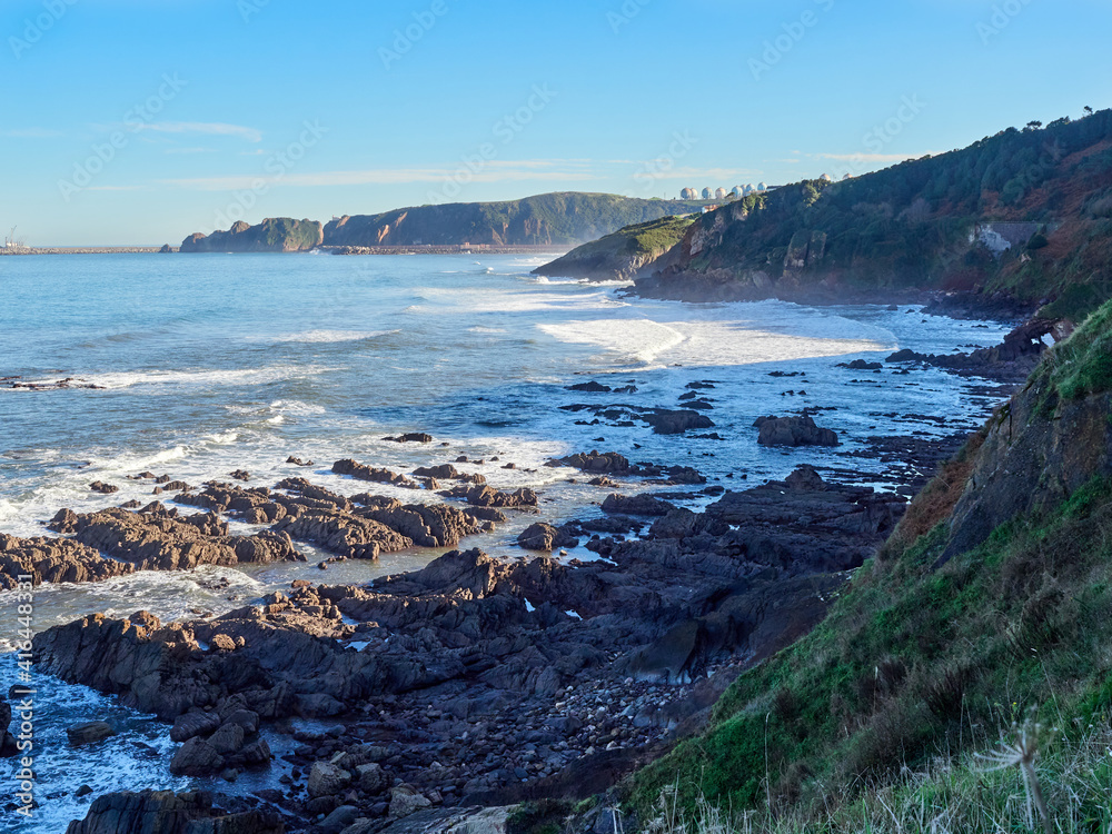 Obraz premium cliff above the atlantic ocean coast