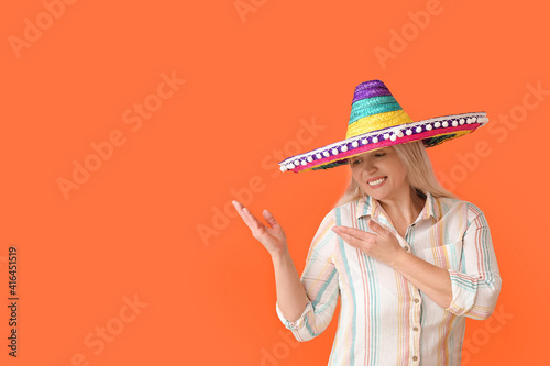 Mature Mexican woman in som...