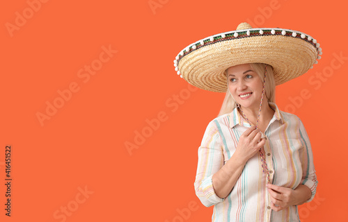 Mature Mexican woman in som...