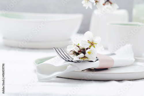 Spring table setting, Place setting for Easter Holiday.