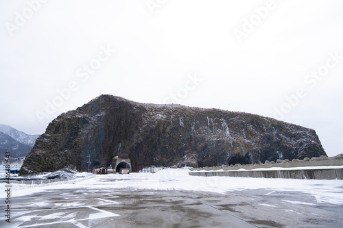 真冬のオロンコ岩、世界遺産知床 photo