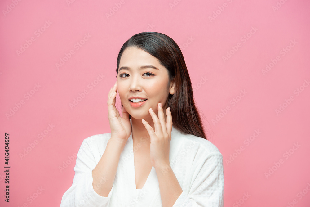 Beauty Face. Beautiful Woman With Natural Makeup. Girl With Clean Fresh Skin. Closeup. High Resolutio Beauty Face. Beautiful Woman With Natural Makeup. Girl With Clean Fresh Skin. Closeup. High Resolutio