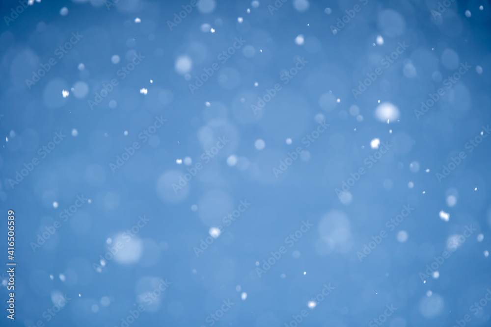 降雪　雪が降っているイメージ