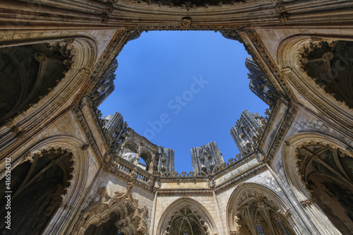 Canvas Print Imperfect or Unfinished Chapels, View from below, Dominican Monastery of Batalha