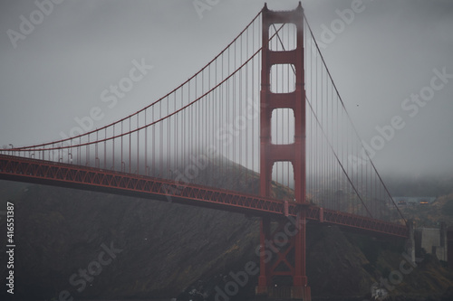 Fototapeta Naklejka Na Ścianę i Meble -  Golden Gate Bridge - Foggy and Overcast