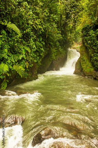 Cascada de Nambillo Mindo Ecuador