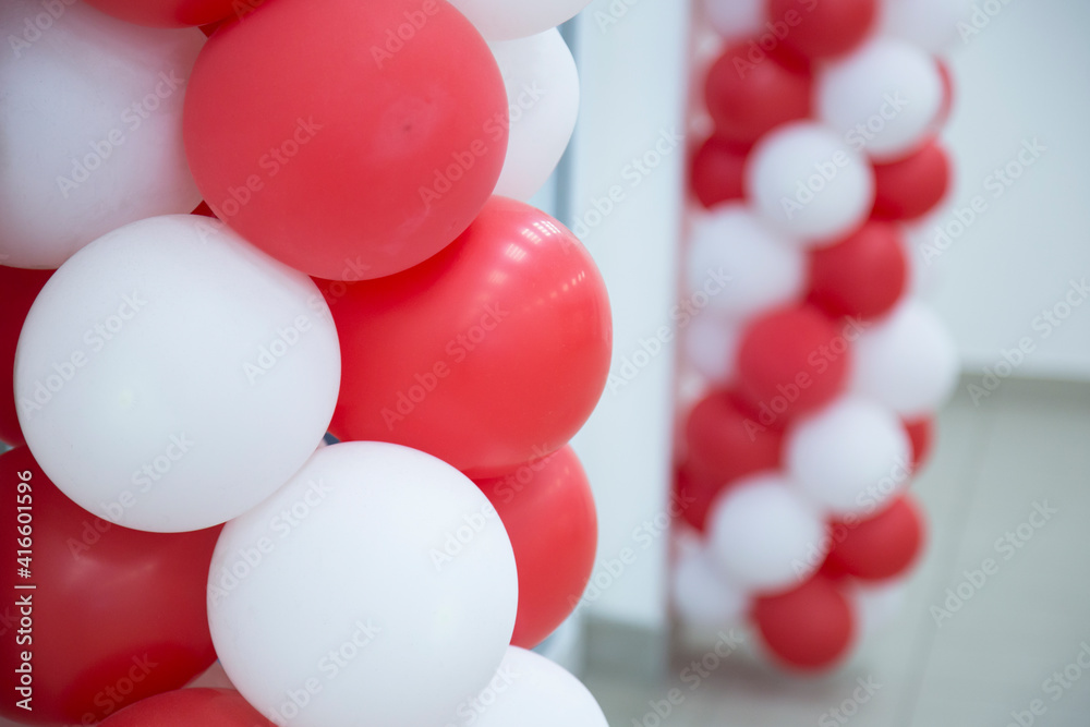 Inflatable balloons.Making inflatable balloons for the holidays. Inflatable balloons.Making inflatable balloons for the holidays.